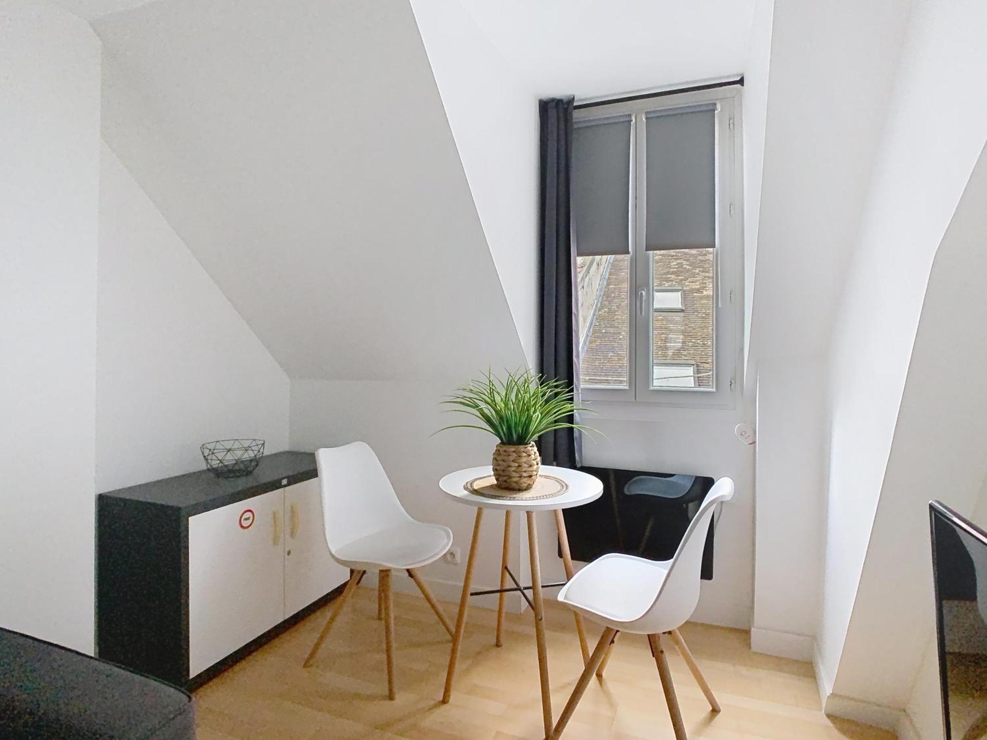 Le Briais Apartment Melun Exterior foto
