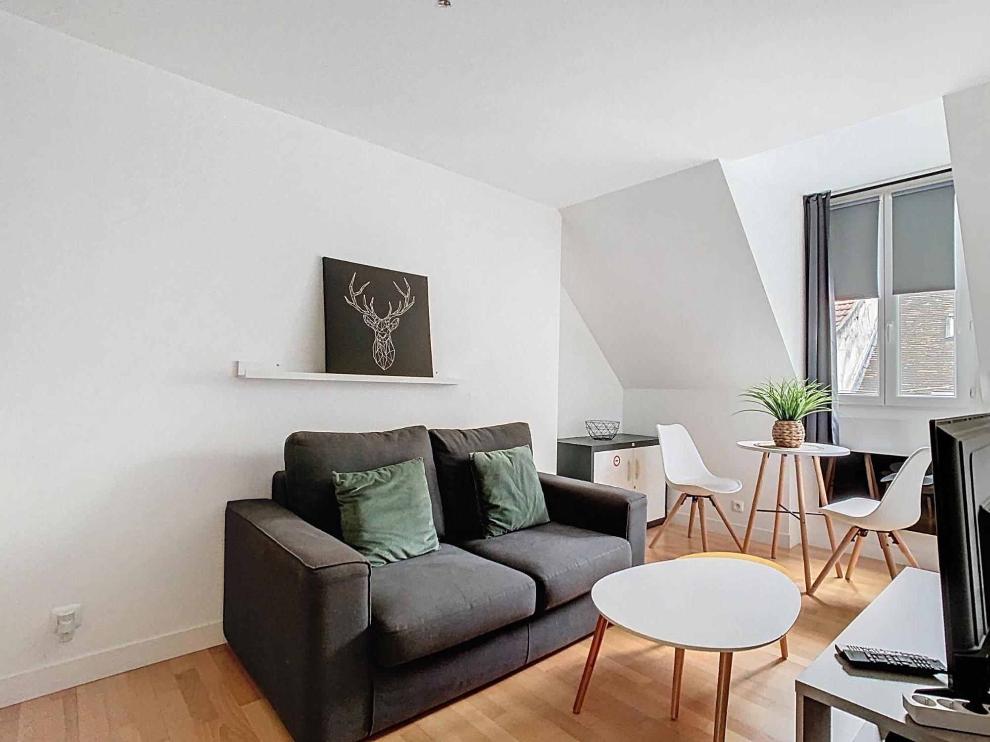 Le Briais Apartment Melun Exterior foto